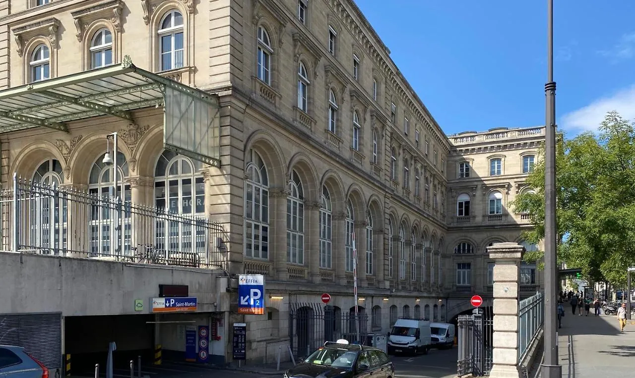 Canal - Gare De L'est * Paryż