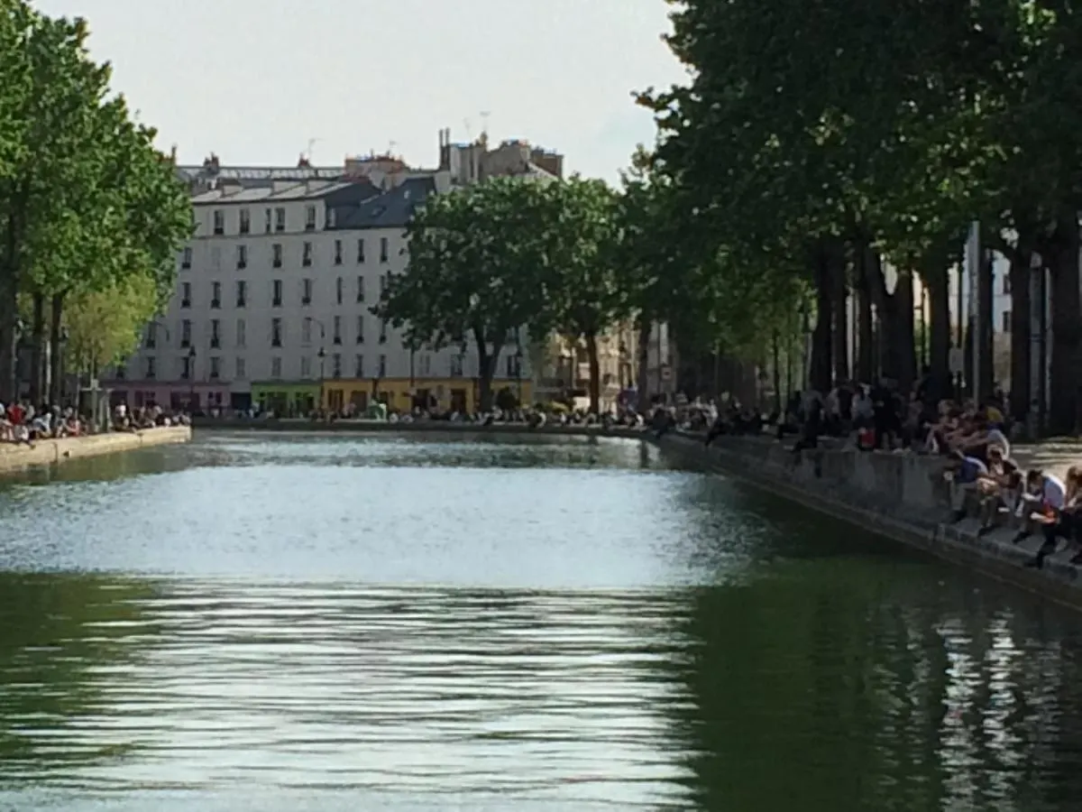 Canal - Gare De L'est Apartament Paryż